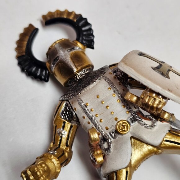 Schleich Medieval Knight Figurine Gold White Shield Weapon Armor Sword Series - Picture 9 of 12